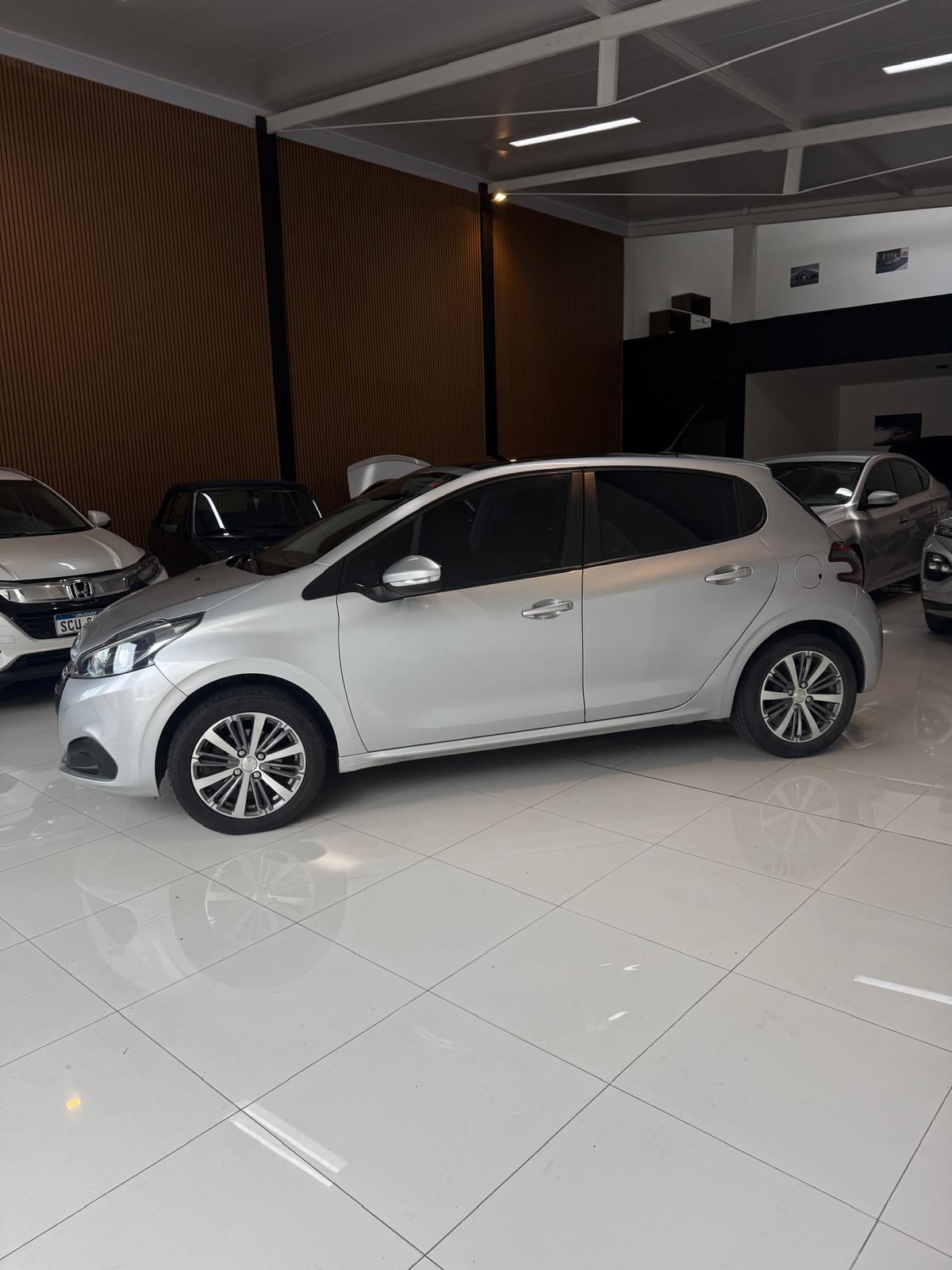 Peugeot 208 Felline 1.6 — foto 3