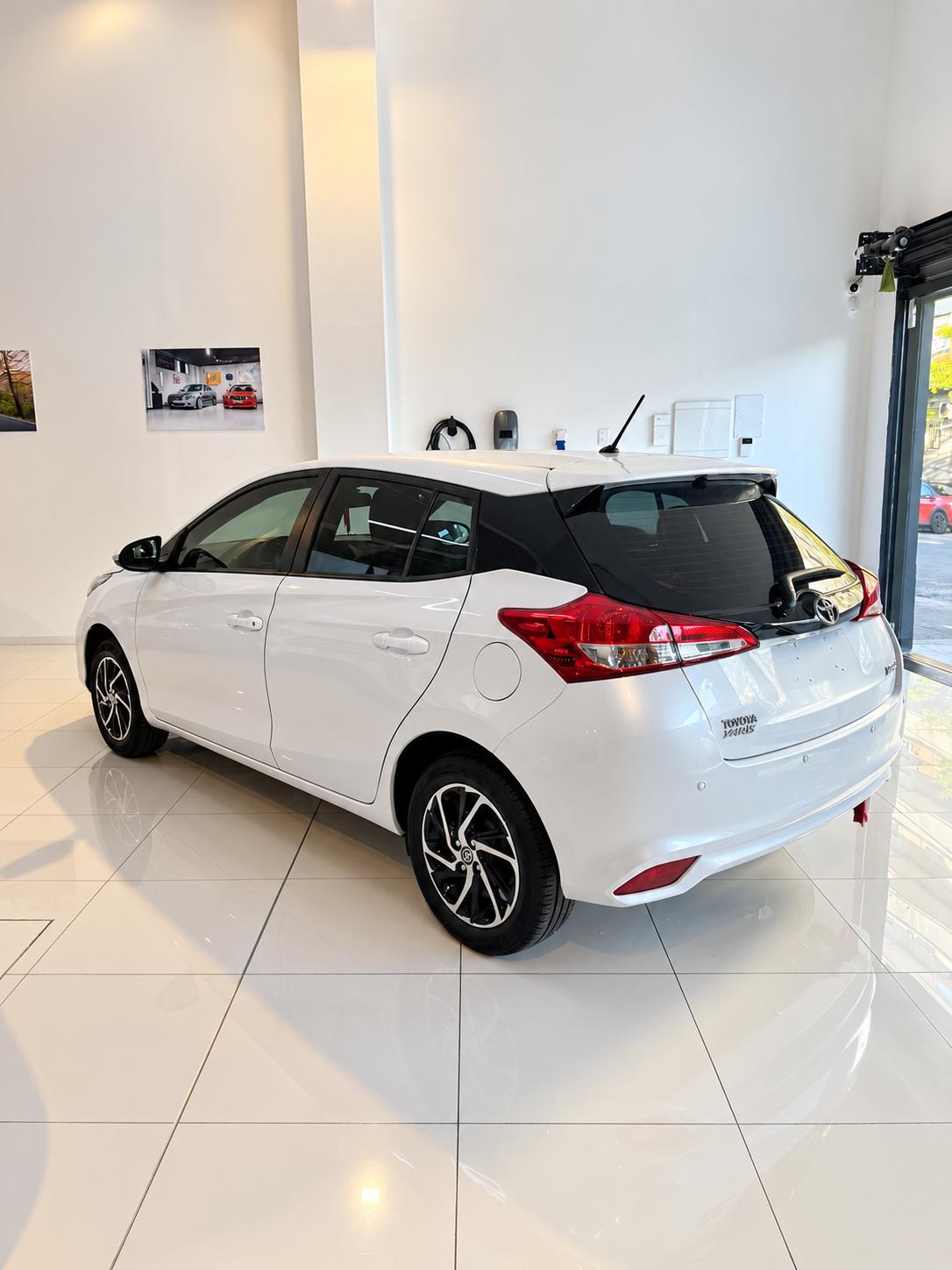 Toyota Yaris XS — foto 2